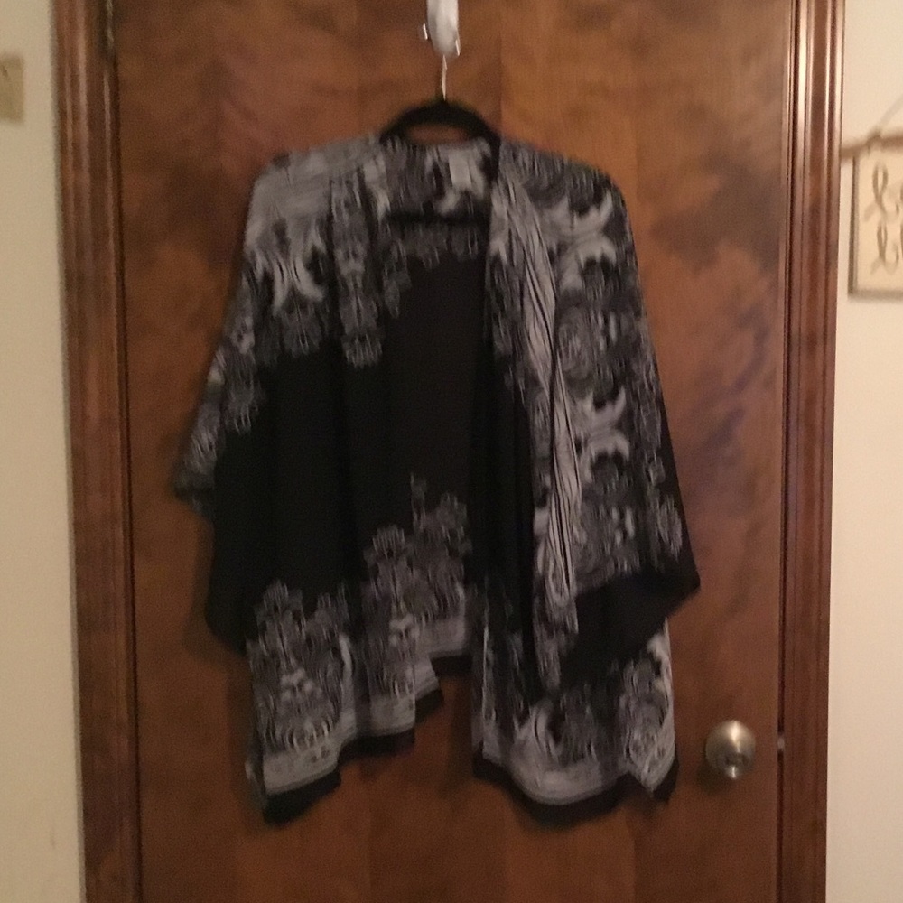 Catherine’s 2X Lightweight polyester jacket.  Black and White, Plus Size